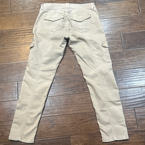 White House Black Market Beige Straight Leg Jeans - Picture 7 of 7